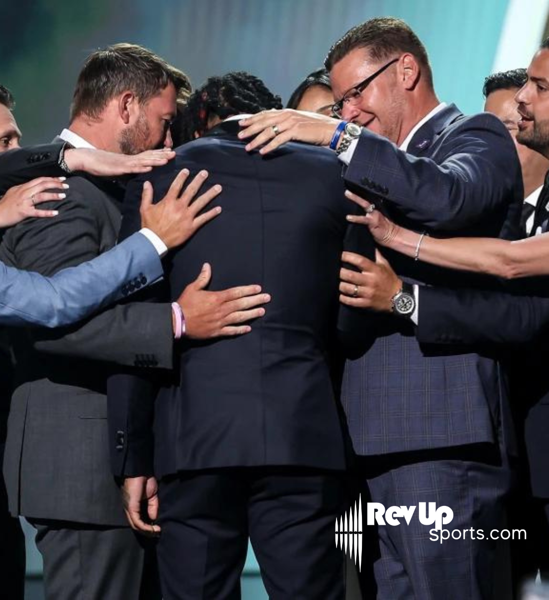 Damar Hamlin 2023 ESPYs hug